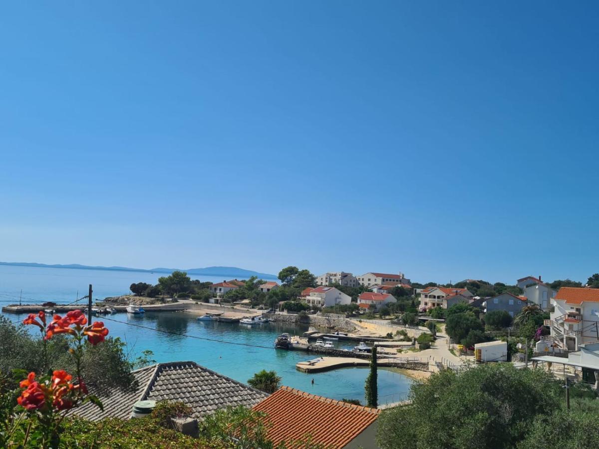 Apartments Solis, 50 M From The Sea - Jakisnica Εξωτερικό φωτογραφία