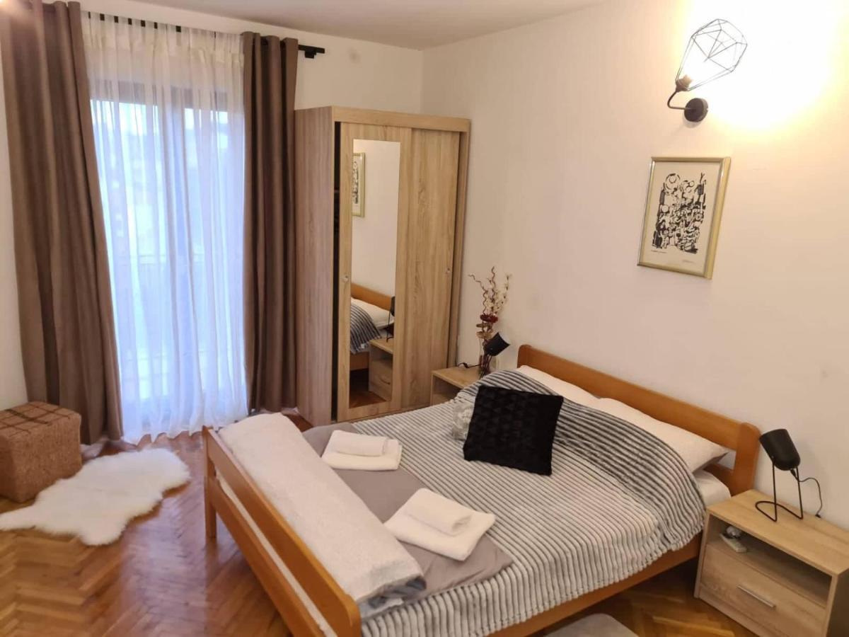 Apartments Solis, 50 M From The Sea - Jakisnica Εξωτερικό φωτογραφία